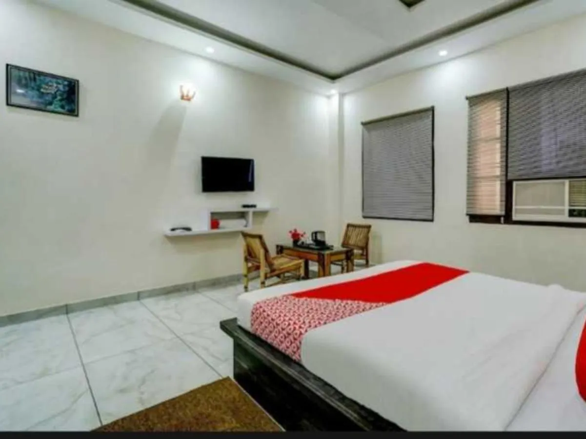 Hotel O Seventy Stay In Sohana 4*,