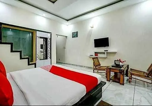 Hotel O Seventy Stay In Sohana 4*,