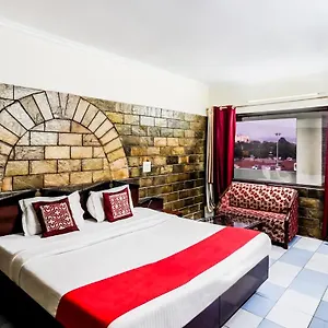 Hotel Oscar Regency